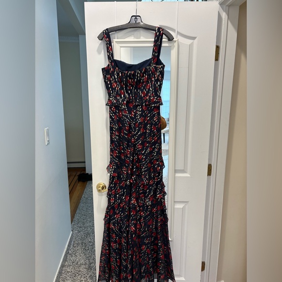 SALONI Dress 🌹 - Picture 6 of 8